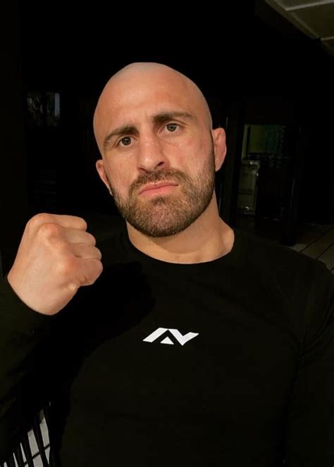 alex volkanoski|alex volkanovski age.